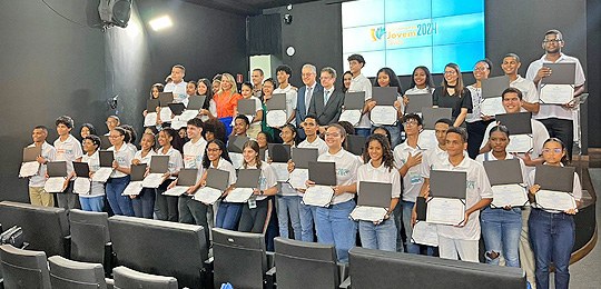 Edição 2024 do Programa Parlamento Jovem empossa estudantes na Câmara Municipal